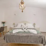 Sun Angelos - Luxury Cave 4* Oia
