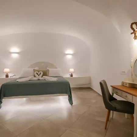 Sun Angelos - Luxury Cave Aparthotel 4*