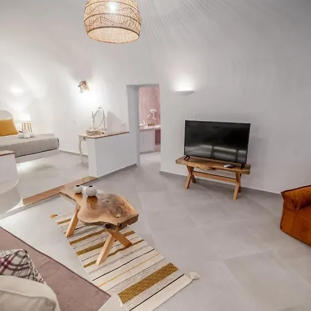 Sun Angelos - Luxury Cave Aparthotel 4*