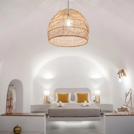 Sun Angelos - Luxury Cave Oia (Santorini)