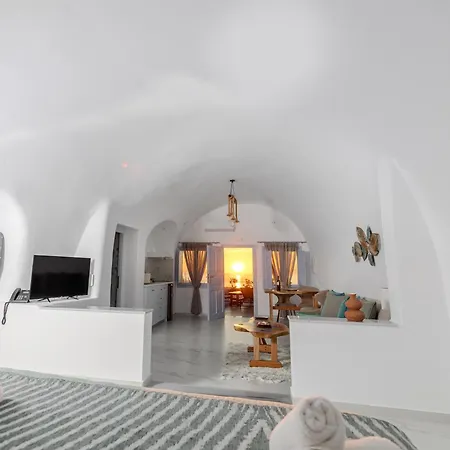 Sun Angelos - Luxury Cave أويا