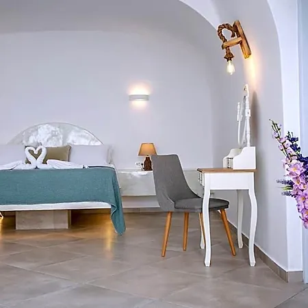 Sun Angelos - Luxury Cave Aparthotel 4*
