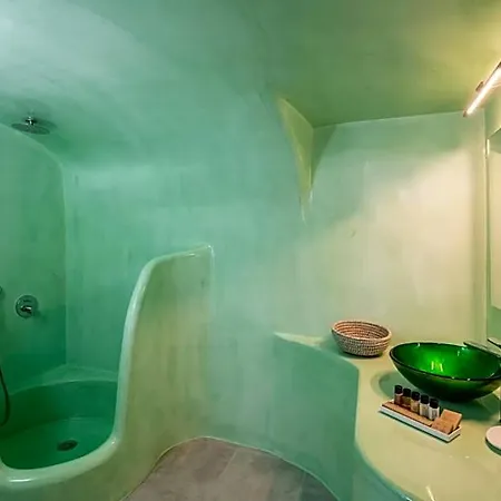 Sun Angelos - Luxury Cave Aparthotel 4*