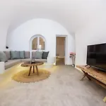 Sun Angelos - Luxury Cave Apartmanhotel Ía