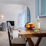Sun Angelos - Luxury Cave Apartmanhotel Ía