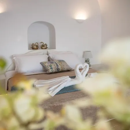 Sun Angelos - Luxury Cave 아파트호텔 이아