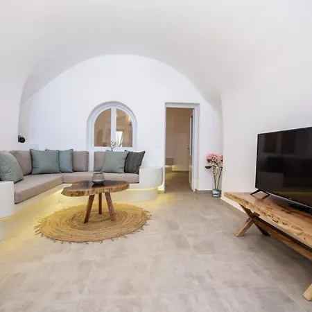 Sun Angelos - Luxury Cave Apart-hotel Oia